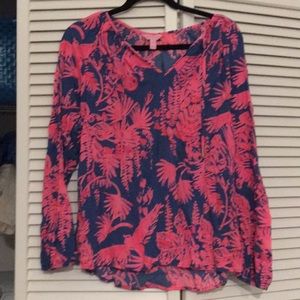 Lilly Pulitzer Willa top in Night Caw! Great print